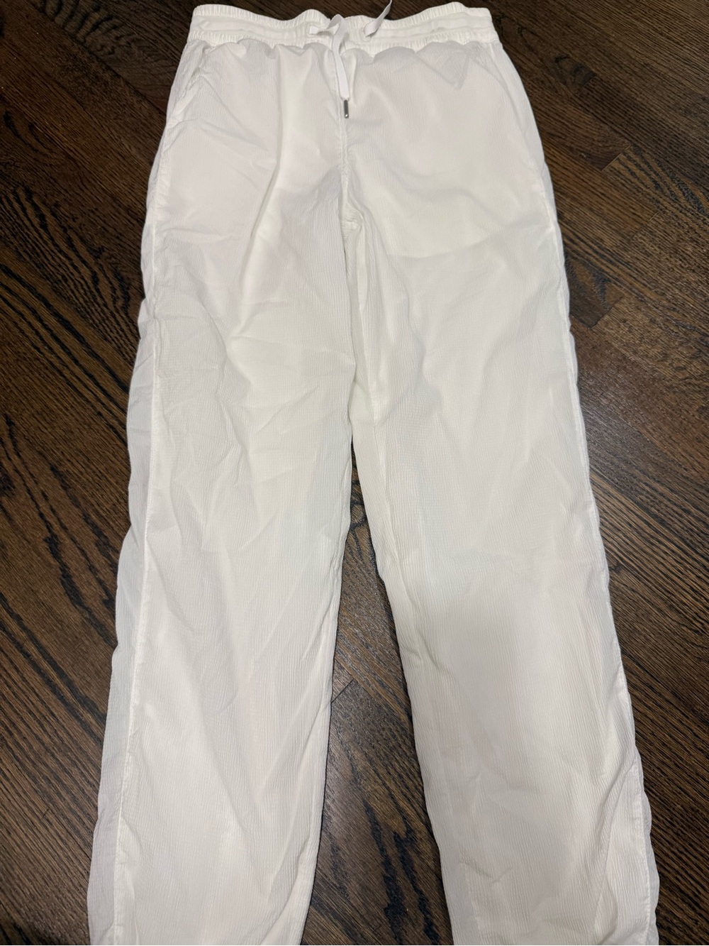 lululemon White lined Women's Drawstring Track/jogger Pants